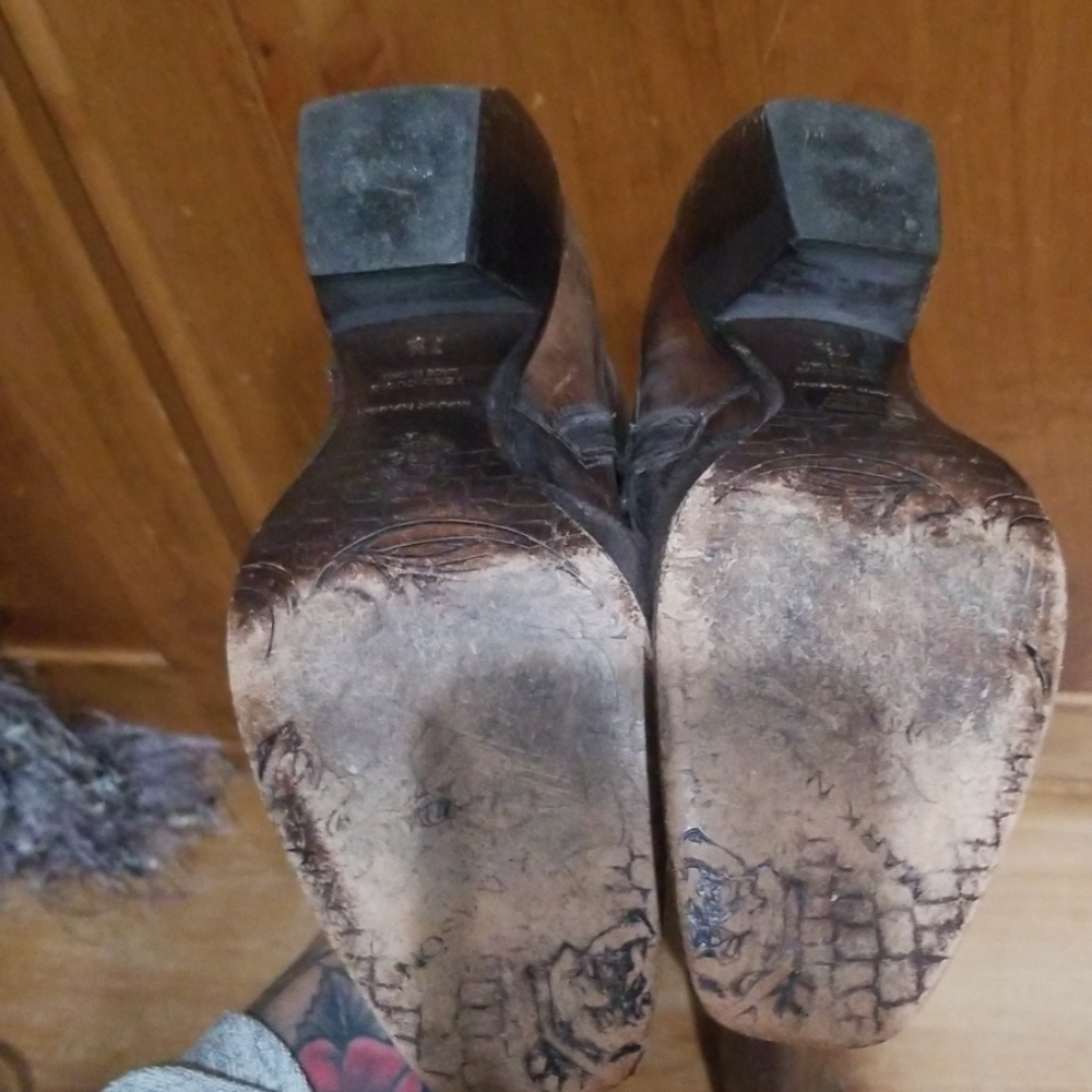 Boots - Picture 4 of 4